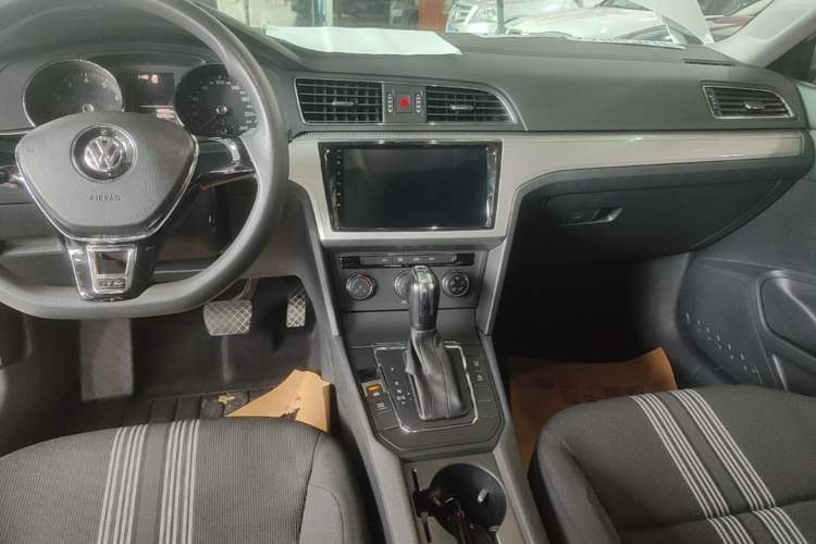 Used Volkswagen Lamando 2017 230TSI DSG Fashion Edition Audio And AC Panel