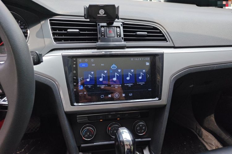 Used Volkswagen Lamando 2017 230TSI DSG Fashion Edition Audio And AC Panel