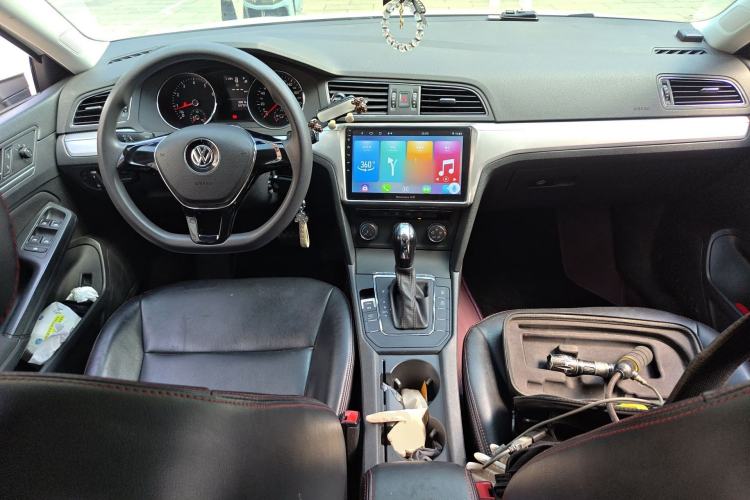 Used Volkswagen Lamando 2017 230TSI DSG Fashion Edition Center Console