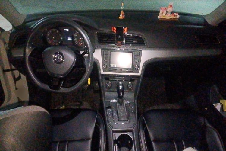 Used Volkswagen Lamando 2017 230TSI DSG Fashion Edition Center Console
