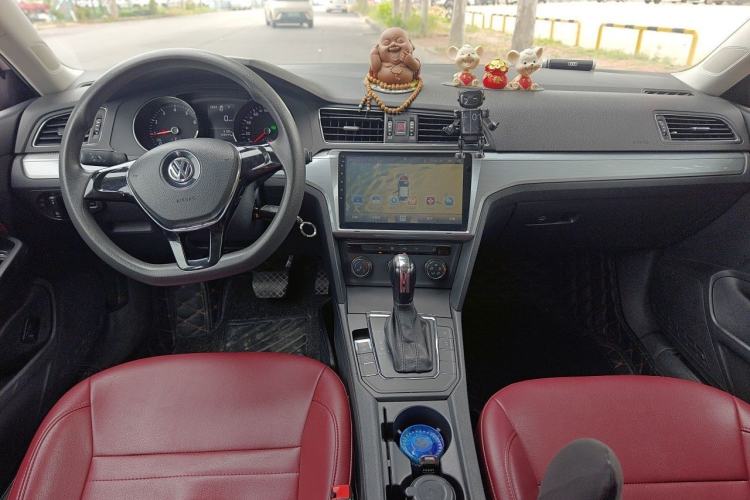 Used Volkswagen Lamando 2017 230TSI DSG Fashion Edition Center Console