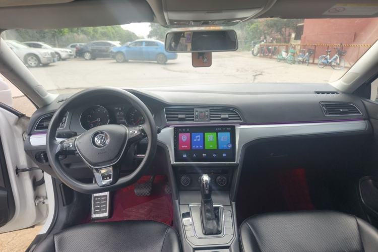 Used Volkswagen Lamando 2017 230TSI DSG Fashion Edition Center Console
