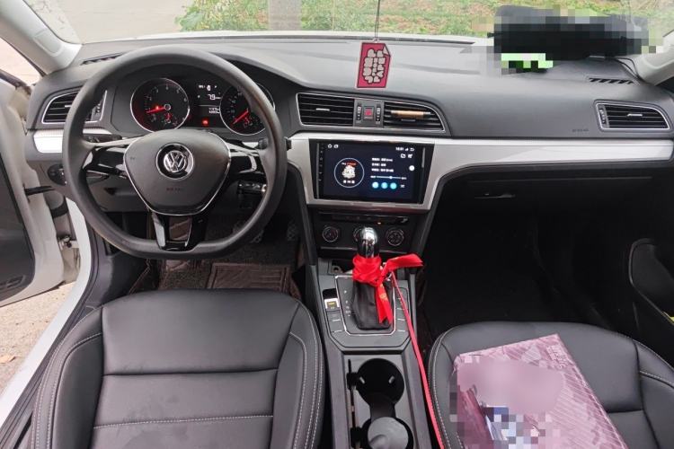 Used Volkswagen Lamando 2017 230TSI DSG Fashion Edition Center Console