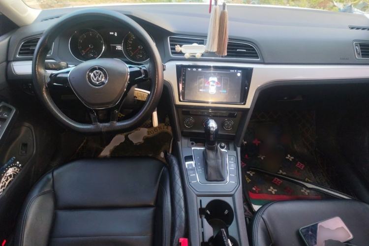 Used Volkswagen Lamando 2017 230TSI DSG Fashion Edition Center Console
