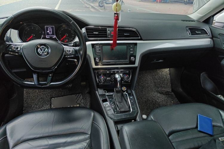 Used Volkswagen Lamando 2017 280TSI DSG Comfort Edition Center Console