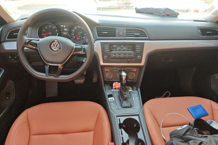 Used Volkswagen Lamando 2017 230TSI DSG Fashion Edition Center Console