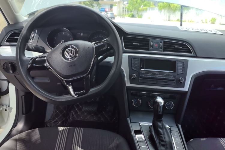 Used Volkswagen Lamando 2017 230TSI DSG Fashion Edition Center Console