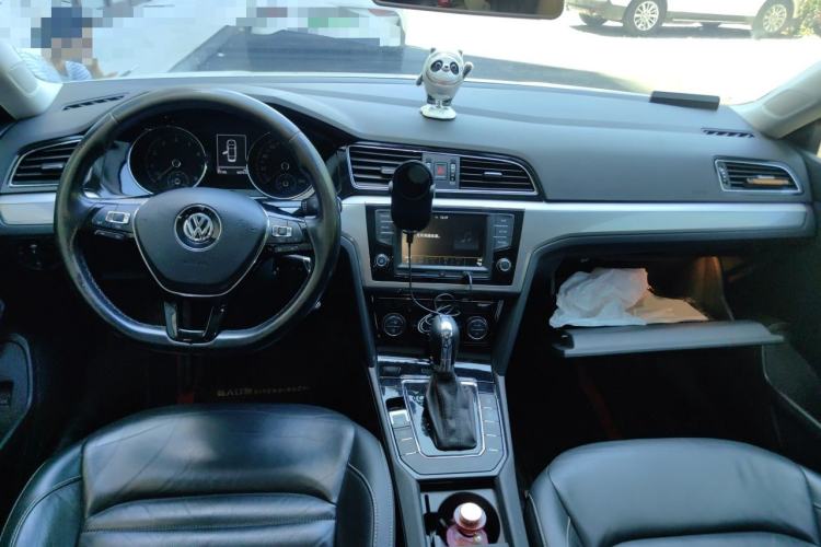 Used Volkswagen Lamando 2017 280TSI DSG Comfort Edition Center Console