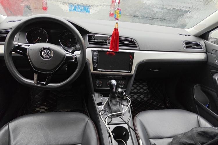 Used Volkswagen Lamando 2017 230TSI DSG Fashion Edition Center Console