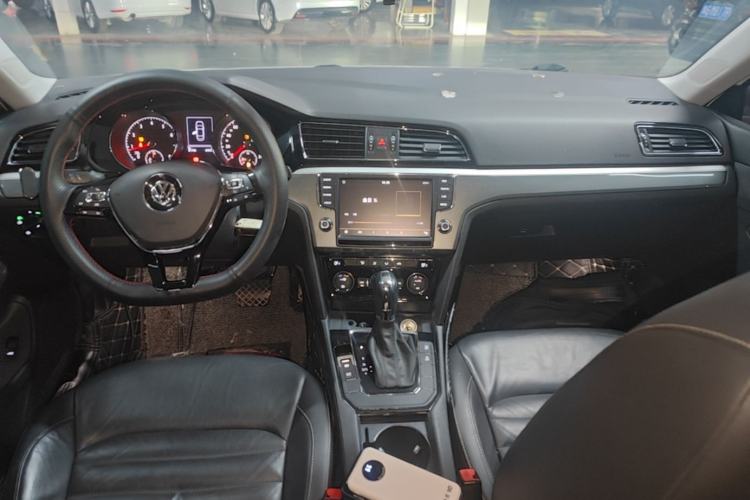 Used Volkswagen Lamando 2017 280TSI DSG Comfort Edition Center Console