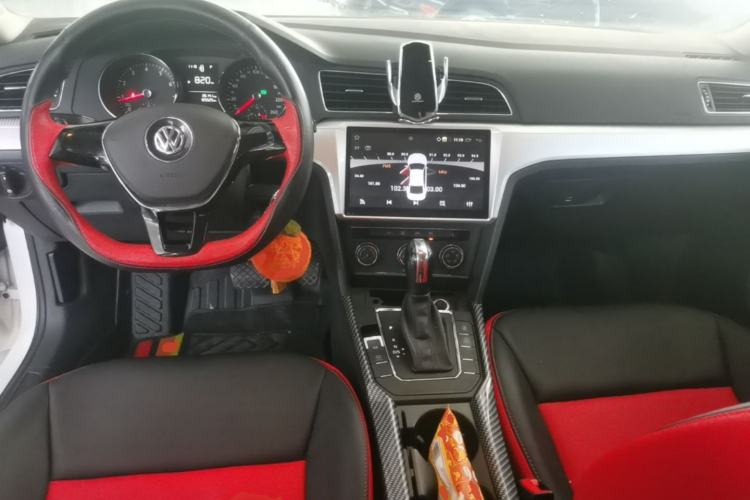 Used Volkswagen Lamando 2017 230TSI DSG Fashion Edition Center Console