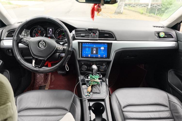 Used Volkswagen Lamando 2017 280TSI DSG Comfort Edition Center Console
