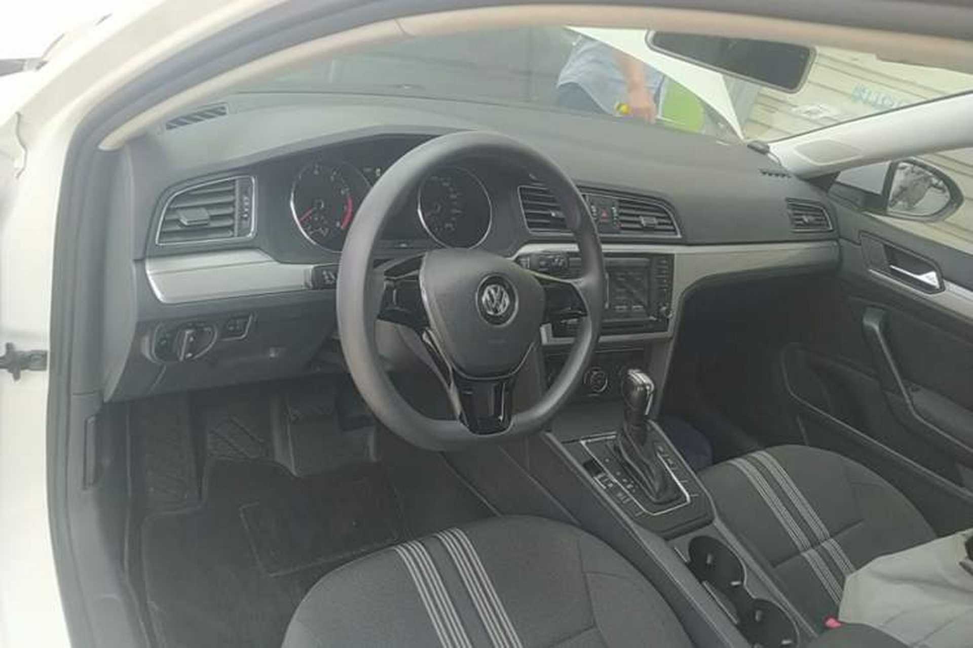 Used Volkswagen Lamando 2017 230TSI DSG Fashion Edition Center Console