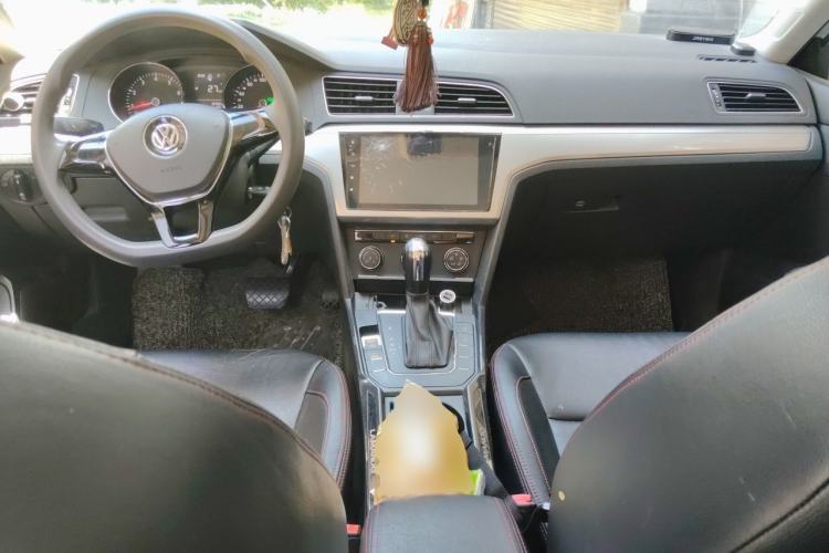 Used Volkswagen Lamando 2017 230TSI DSG Fashion Edition Center Console