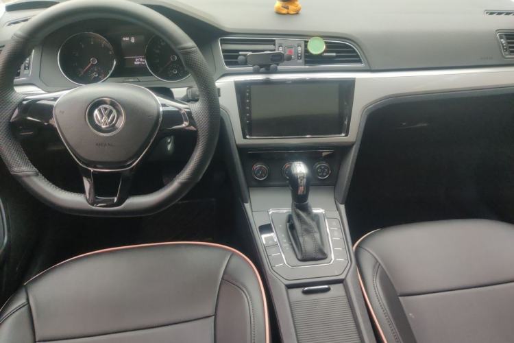 Used Volkswagen Lamando 2017 230TSI DSG Fashion Edition Center Console