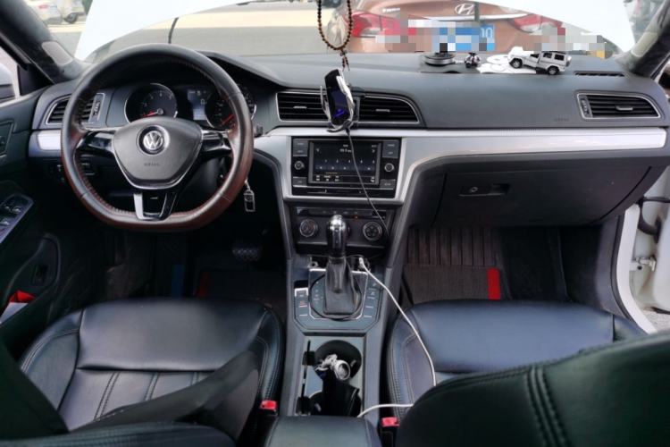 Used Volkswagen Lamando 2017 230TSI DSG Fashion Edition Center Console