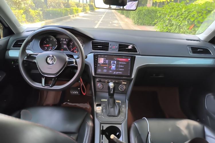 Used Volkswagen Lamando 2017 230TSI DSG Fashion Edition Center Console