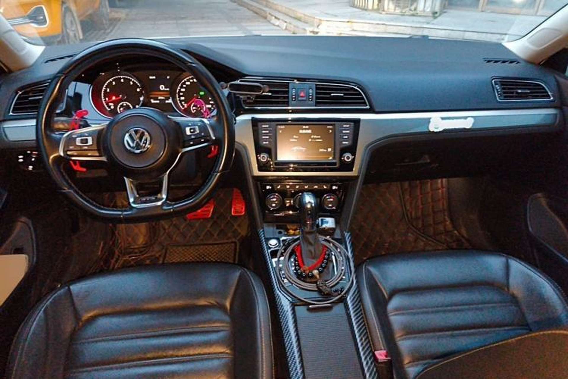 Used Volkswagen Lamando 2017 280TSI DSG Luxury Edition Center Console