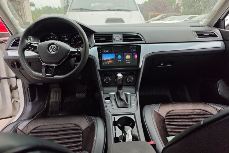 Used Volkswagen Lamando 2017 230TSI DSG Fashion Edition Center Console