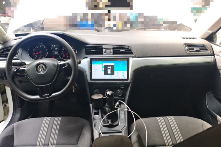 Used Volkswagen Lamando 2017 230TSI Manual Trend Edition Center Console