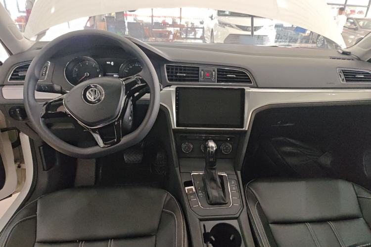 Used Volkswagen Lamando 2017 230TSI DSG Fashion Edition Center Console