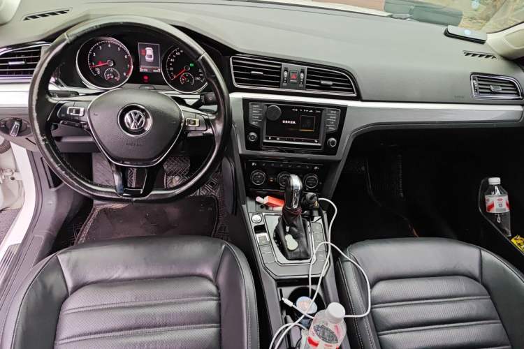 Used Volkswagen Lamando 2017 280TSI DSG Luxury Edition Center Console