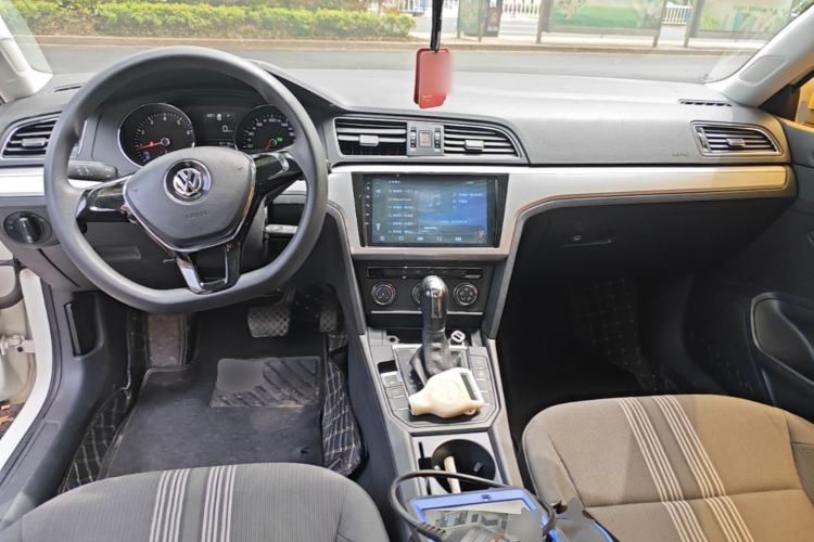 Used Volkswagen Lamando 2017 230TSI DSG Fashion Edition Center Console