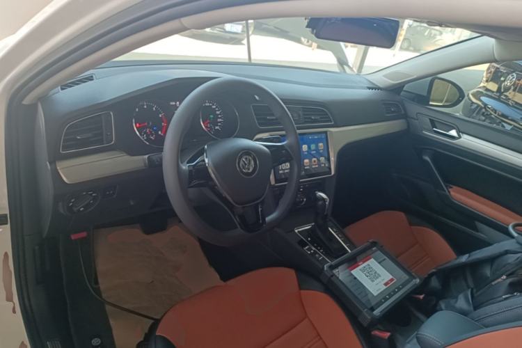 Used Volkswagen Lamando 2017 230TSI DSG Fashion Edition Center Console
