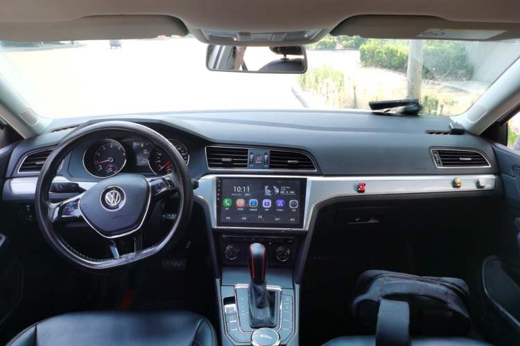 Used Volkswagen Lamando 2017 230TSI DSG Fashion Edition Center Console