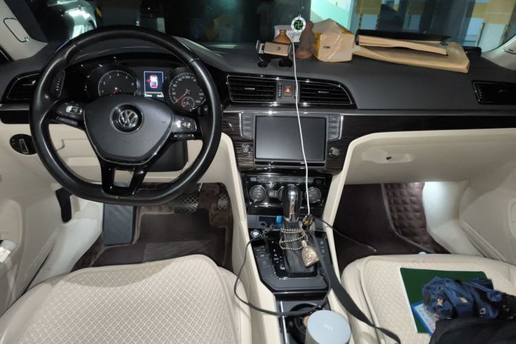 Used Volkswagen Lamando 2017 280TSI DSG Luxury Edition Center Console