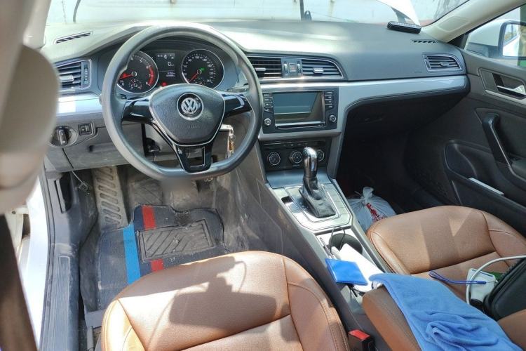 Used Volkswagen Lamando 2017 230TSI DSG Fashion Edition Center Console