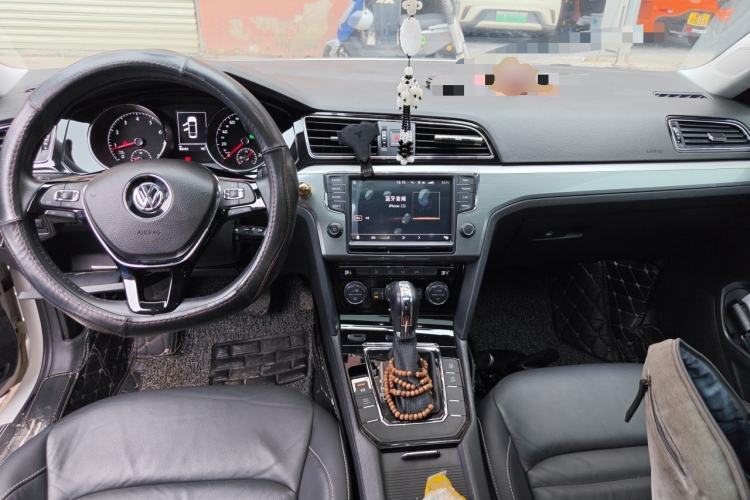 Used Volkswagen Lamando 2017 280TSI DSG Comfort Edition Center Console