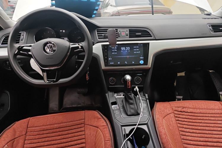 Used Volkswagen Lamando 2017 230TSI DSG Fashion Edition Center Console