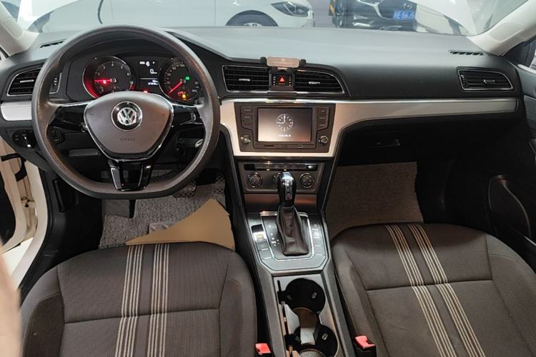 Used Volkswagen Lamando 2017 230TSI DSG Fashion Edition Center Console