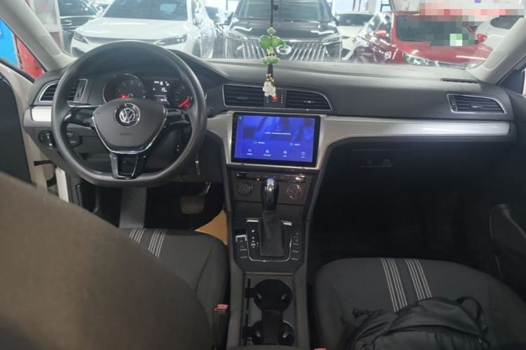Used Volkswagen Lamando 2017 230TSI DSG Fashion Edition Center Console