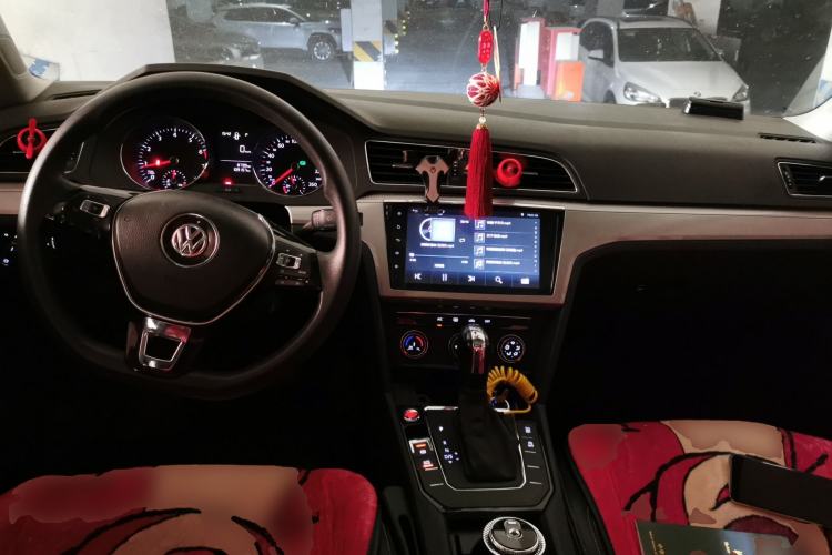 Used Volkswagen Lamando 2017 230TSI DSG Fashion Edition Center Console