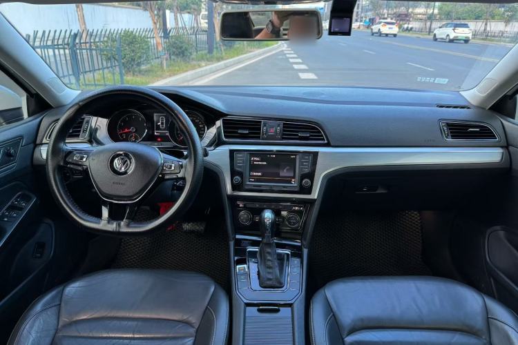 Used Volkswagen Lamando 2017 280TSI DSG Comfort Edition Center Console