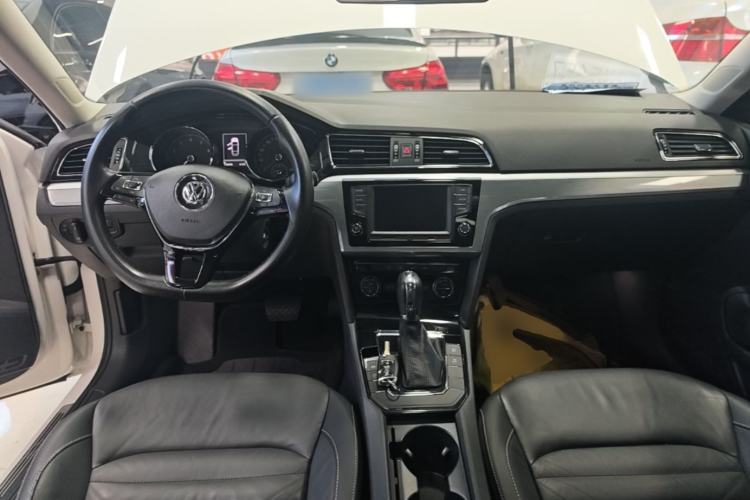Used Volkswagen Lamando 2017 280TSI DSG Comfort Edition Center Console