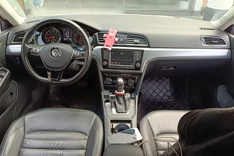 Used Volkswagen Lamando 2017 280TSI DSG Comfort Edition Center Console