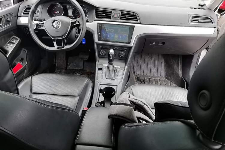 Used Volkswagen Lamando 2017 230TSI DSG Fashion Edition Center Console