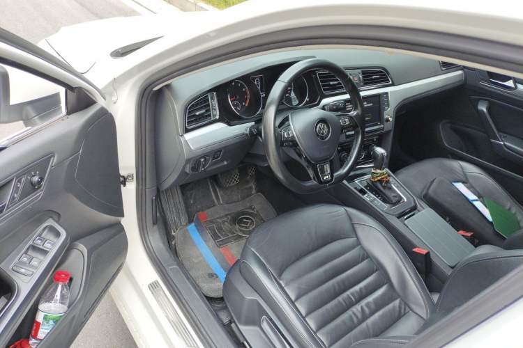 Used Volkswagen Lamando 2017 280TSI DSG Comfort Edition Driver Seat
