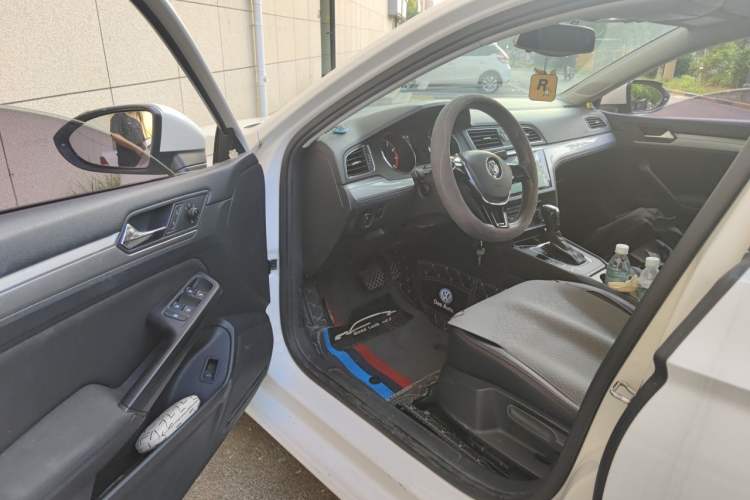 Used Volkswagen Lamando 2017 230TSI DSG Fashion Edition Driver Seat