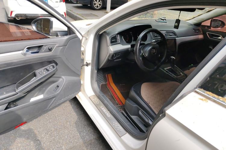 Used Volkswagen Lamando 2017 230TSI DSG Fashion Edition Driver Seat