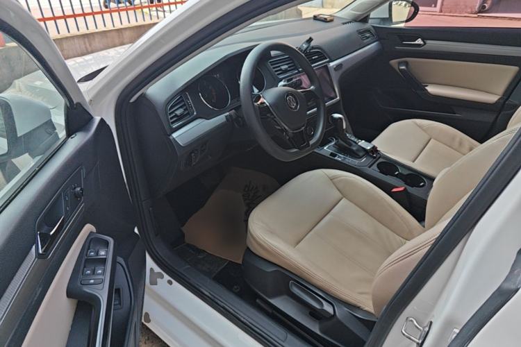 Used Volkswagen Lamando 2017 230TSI DSG Fashion Edition Driver Seat