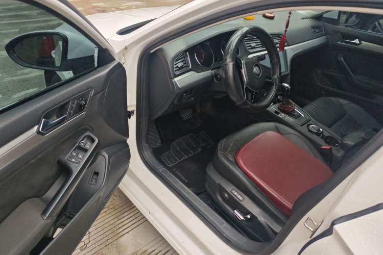 Used Volkswagen Lamando 2017 230TSI DSG Fashion Edition Driver Seat