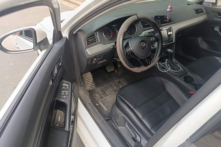 Used Volkswagen Lamando 2017 230TSI DSG Fashion Edition Driver Seat