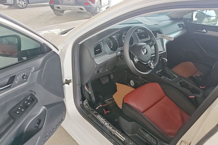 Used Volkswagen Lamando 2017 230TSI DSG Fashion Edition Driver Seat
