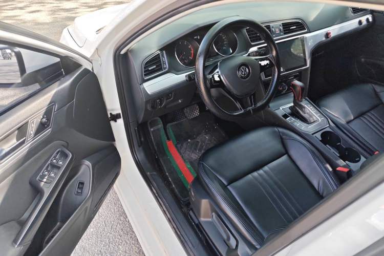 Used Volkswagen Lamando 2017 230TSI DSG Fashion Edition Driver Seat