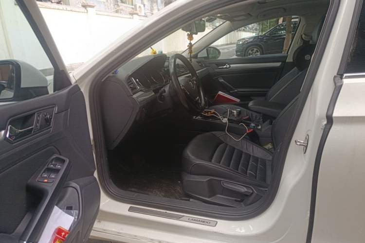 Used Volkswagen Lamando 2017 280TSI DSG Comfort Edition Driver Seat