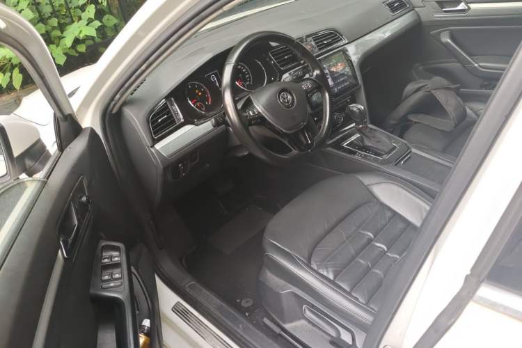 Used Volkswagen Lamando 2017 280TSI DSG Comfort Edition Driver Seat